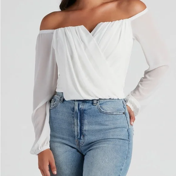 Windsor Tops Womens Windsor Off The Shoulder White Blouse M